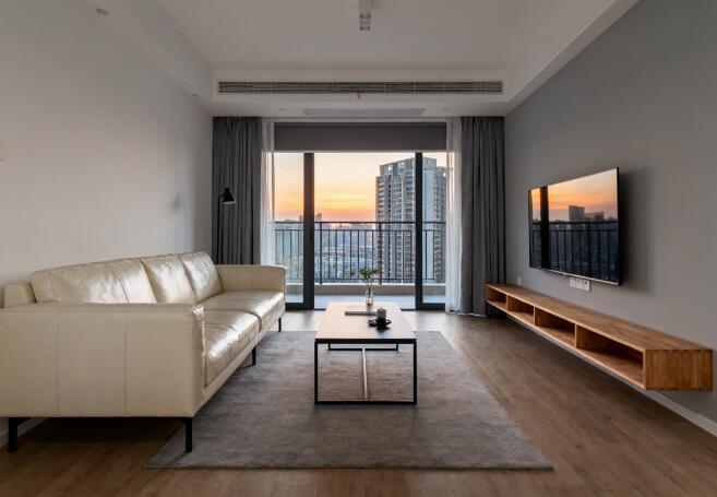 裝修選瓷磚通鋪，值嗎？4大好處+2個注意點，讓家顯大又高級